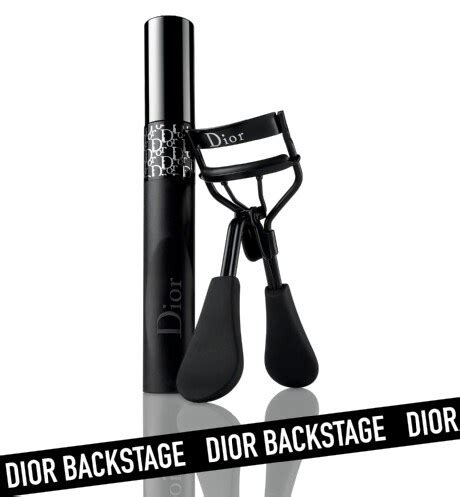 Rizador de pestañas: curva perfecta al instante con Dior Backstage.